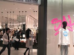 -URBAN REVIVO(七宝领展广场店)