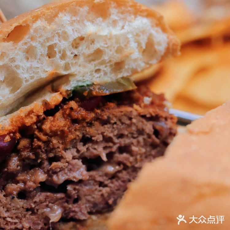 青岛偶然发现的小众西餐厅，舒适又好吃～