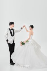 -喜爱高定婚纱摄影