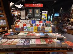 -LuOne凯德晶萃广场(徐家汇路店)