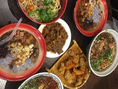 -爆炸头阿姨小四川正宗川味小吃(无任何分店)