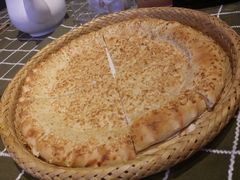 馕-巴扎美食·新疆菜·西域歌舞表演餐厅(新疆大厦店)
