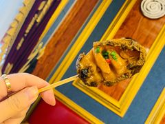 石锅大鲍鱼-品海楼·大连海胆锅贴馆(东港店)