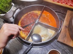 小嫩牛专利T型锅（一锅三吃）-热火朝天鲜切牛肉火锅(南强街巷店)