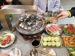 -围炉肉舍丹东海鲜烤肉·烤活鳗(步行街店)
