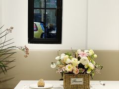 -Fridi Patisserie Cafe