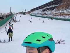 -采薇庄园四季滑雪场