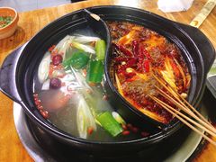 -灌县老妈砂锅串串香(万科红生活广场店)