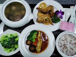 -爱月坊产后护理中心(万达店)
