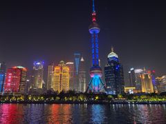 -黄浦江游览十六铺3号码头网红自助餐