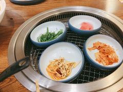 -明洞阿姨·韩式酱蟹烤肉·创意料理(三元桥店)