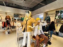 -百年港湾奥特莱斯(香炉礁店)