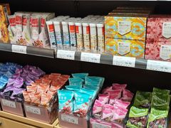 零售区-良品铺子(长和国际店)