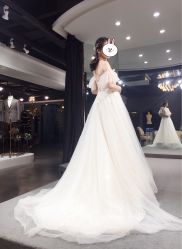 -艾米丽婚纱礼服