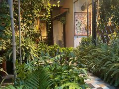 -Cuc Gach Quan Restaurant