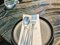 -LES ELITES 英集荟(南京西路店)