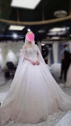 -现代经典婚纱摄影
