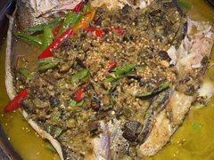 -鸣记脆皮烤鱼·海鲜烤鱼(三八广场店)