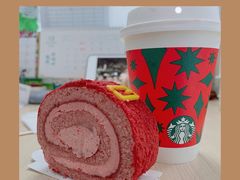 草莓红丝绒卷-星巴克臻选(北京蓝色港湾RO店)