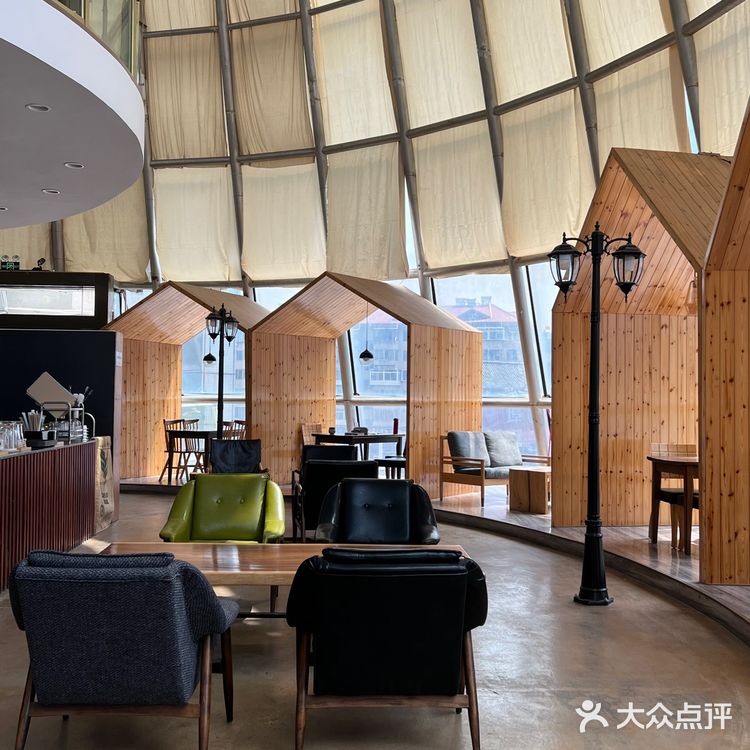 下次去必须把杏仁牛角包吃到！