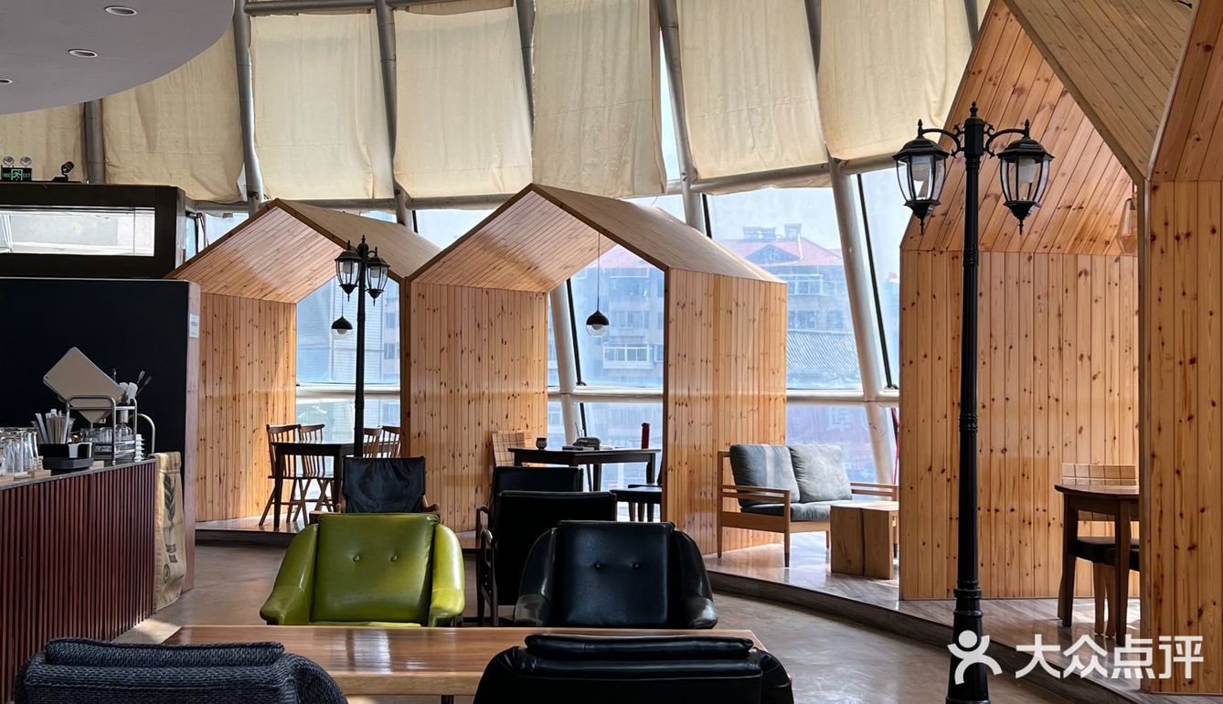 下次去必须把杏仁牛角包吃到！