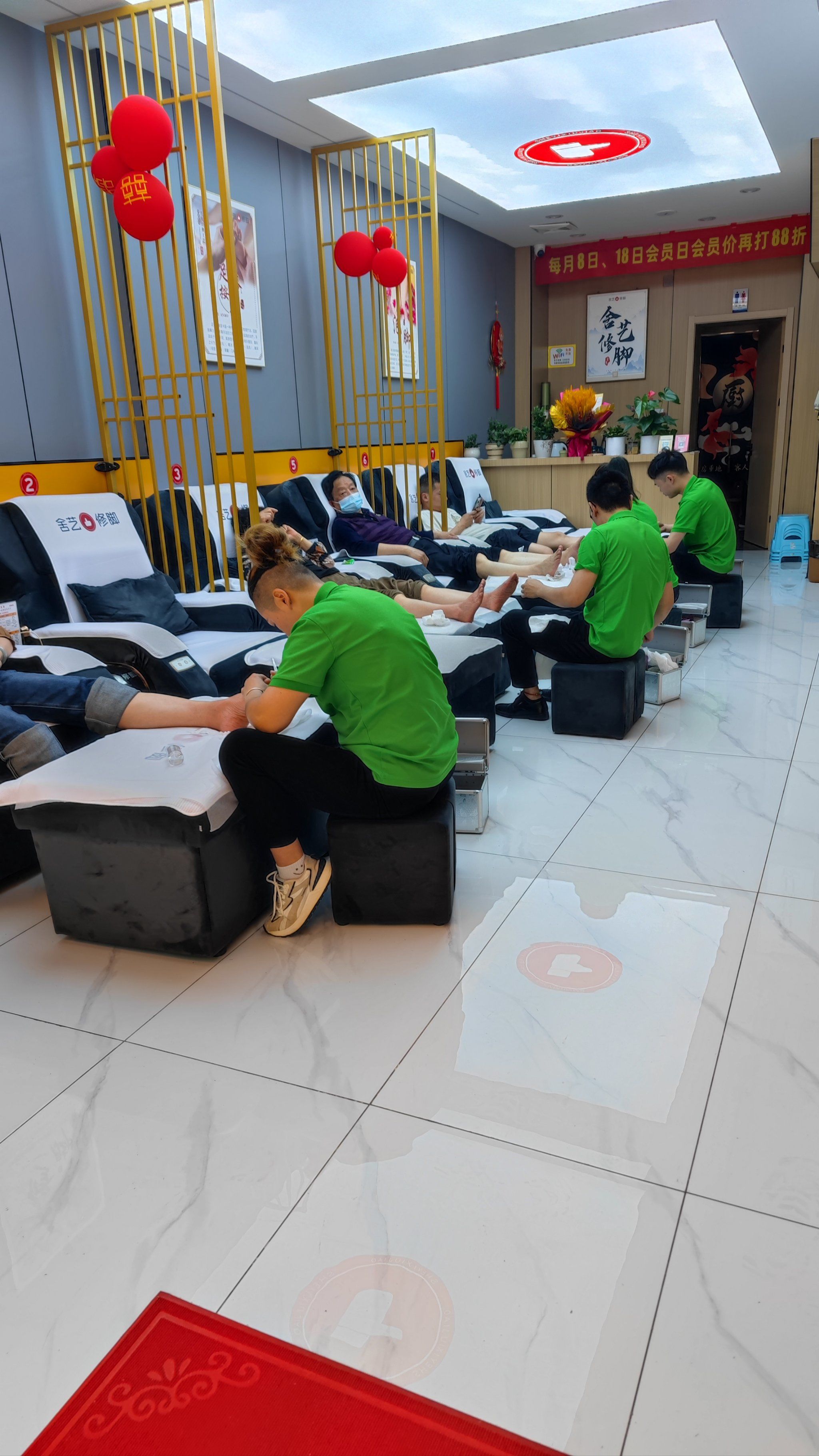 来我们的修脚店铺,让您的双脚重获健康与活力!