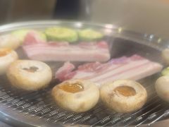 -围炉肉舍•炭烤活鳗•丹东海鲜烤肉(步行街店)