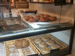 面包甜点陈列柜-仙峰天然面包(迎宾路店)