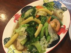 -Dang restaurant (patong phuket)