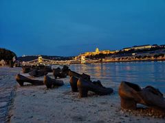 -多瑙河畔鞋履雕塑