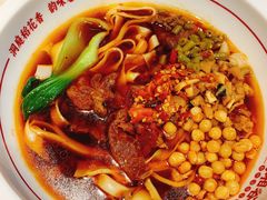 -呷佬·长沙手工米粉(金沙江路店)