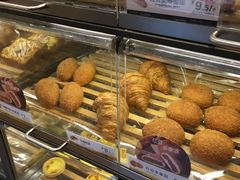 -85度C(生甜甜圈研究工坊·上海松江人民北路店)