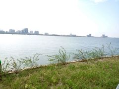 -上海滴水湖皇冠假日酒店