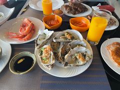 -宝利来国际大酒店-凤凰阁旋转餐厅
