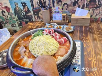 「首尔大排档」 整体环境挺好的，店铺装修氛围很不错