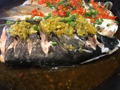 -阿瓦山寨·湘菜现炒·剁椒鱼头王(咸阳总店)