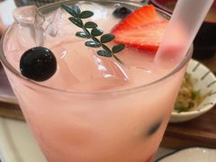 草莓可尔必思-馥家小馆(黔灵山公园店)