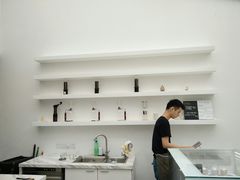 -UNI UNI(环亚凯瑟琳店)