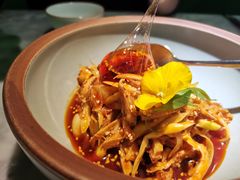敲糖棒棒鸡-辛香汇·现炒川菜(淮海路百盛店)