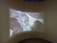 -Nathalie Djurberg与Hans Berg“牛皮纸包裹的月亮”-Prada荣宅当季展览