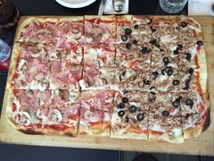 金枪鱼披萨和火腿蘑菇披萨-EATALIA意塔利意式餐厅(鼓楼店)