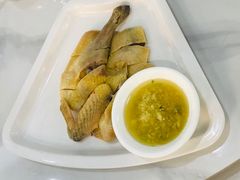 白切爽皮鸡（半只）-旭璟酒家·传统粤菜·湘菜(逸景路店)