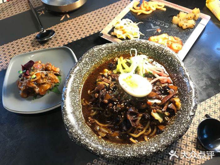 KCOOKING概念韩餐(世茂52+店)辣辣炸酱面图片