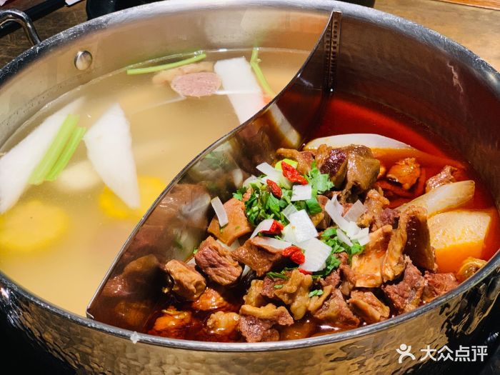 左庭右院鲜牛肉火锅(百联中环店)满满的牛腩图片 第72张