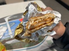-麦当劳(轻轨曹杨路店)