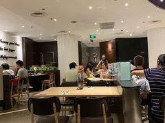 大堂-必胜客(松雷店)