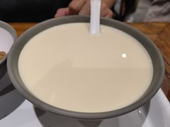 现磨豆浆-弄堂咪道-饭香·面香·馄饨香(钦州北路田尚坊店)