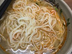 -亮亮面馆(经六路店)