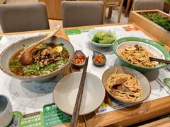 -百春原湖南牛肉粉(百联世纪店)
