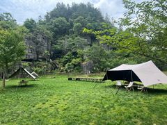 -梭布垭石林景区